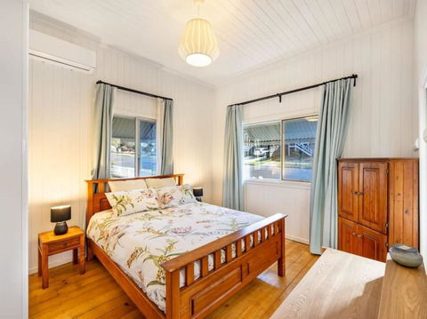 Family Friendly Cozy 4BR House At Annerley - Accommodation Directory 3