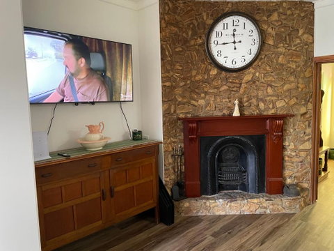 Florence Lodge - Accommodation Directory 3
