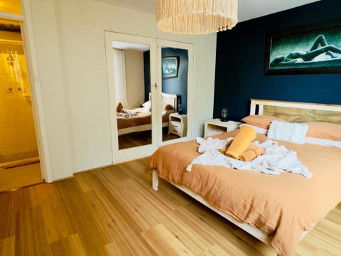 FORR64 - Cosy East Perth Retreat - Accommodation Directory 2