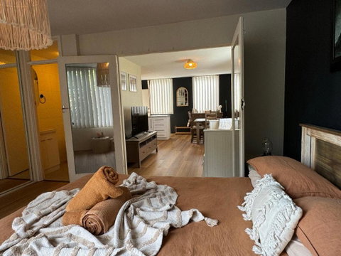 FORR64 - Cosy East Perth Retreat - Accommodation Directory 3