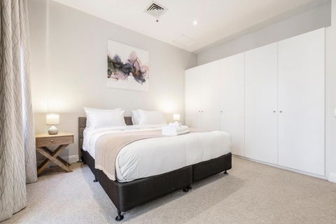 Fabulous Collins Street Luxury 2 BR Apartment - Accommodation Directory 3