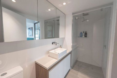 FV Peppers 2BR 2BA W Parking, Shared Spa, Gym, Pool - Accommodation Directory 3