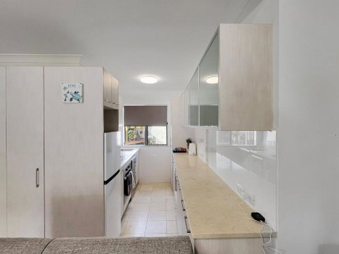 H2O Holiday Apartments Unit 12 - Accommodation Directory 2