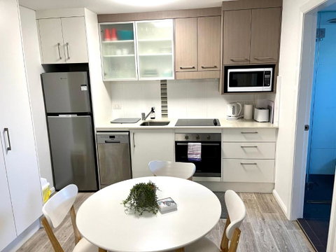 H2O Holiday Apartments - Unit 4 - Accommodation Directory 2