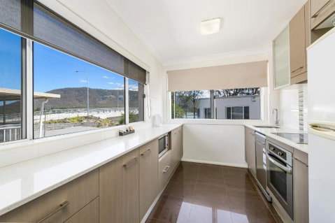 H2O Holiday Apartments Unit 5 - Accommodation Directory 2