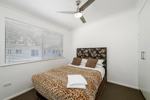 H2O Holiday Apartments Unit 5 - Accommodation Directory 4