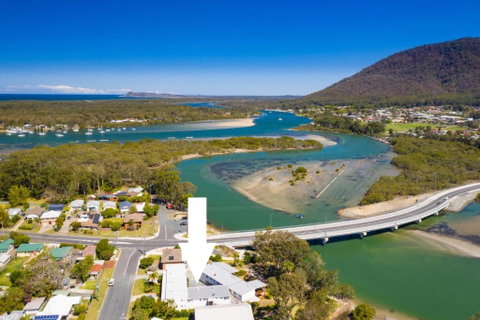H2O Holiday Apartments Unit 6 - Accommodation Directory 0