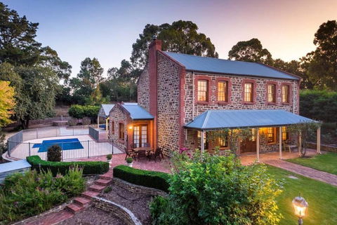 Hahndorf Luxury Retreat 5 Bedrooms For 12 Guests - Accommodation Directory 0