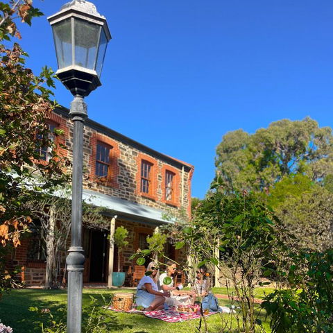 Hahndorf Luxury Retreat 5 Bedrooms For 12 Guests - Accommodation Directory 2