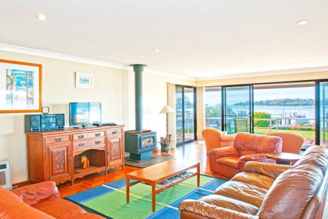 HAIS18G - Riverside Delight - Accommodation Directory 0