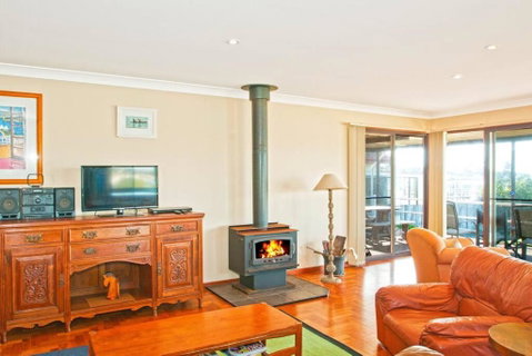 HAIS18G - Riverside Delight - Accommodation Directory 2