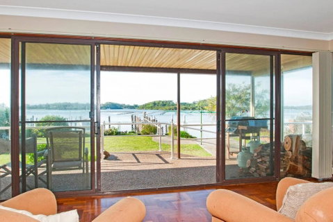 HAIS18G - Riverside Delight - Accommodation Directory 3