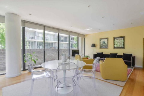 HAZEL Chapel St Socialite. Pool, Spa & Gym - Accommodation Directory 3