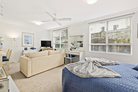 HENRY12 Self- Catering - Accommodation Directory 2
