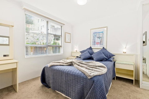HENRY12 Self- Catering - Accommodation Directory 3