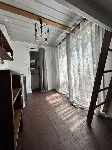 Hill Dweller Hideout - Accommodation Directory 0