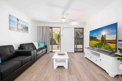 Hervey Bay Shelly Beach Stay ,Pet Friendly 300m To Beach - Accommodation Directory 0