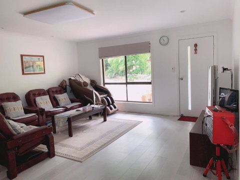 Home Away From Home-(Room1) - Accommodation Directory 2