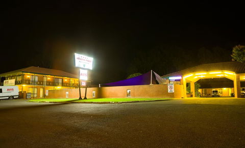 Advance Motel - Accommodation Directory 1