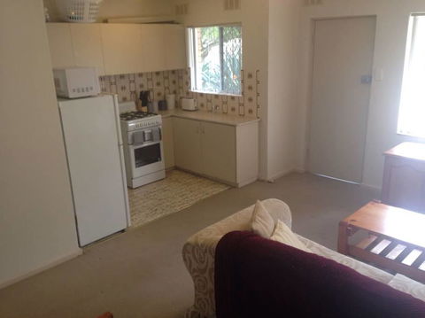 Affordable Comfortable Inglewood Apartment+Pool - Accommodation Directory 0