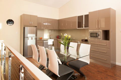 Albany Waves - Accommodation Directory 0