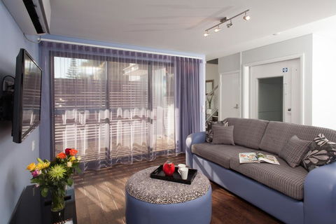 Albany Waves - Accommodation Directory 3
