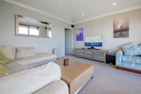 Alcheringa Unit 3 & 4, 32 Sandy Point Road - Accommodation Directory 2