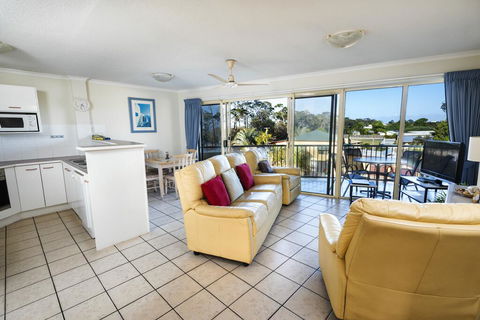 Alexander Beachfront Apartments - Accommodation Directory 2
