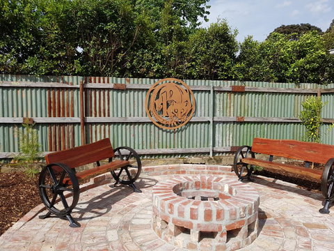 Alkira - Accommodation Directory 1