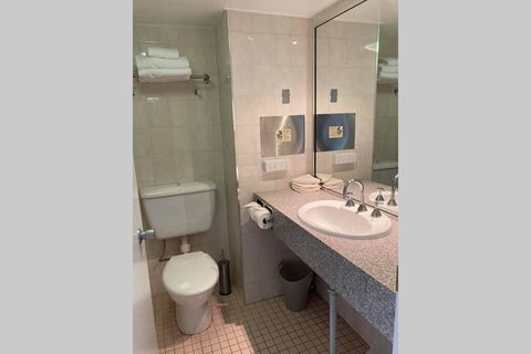 All In 500 Aud Weekly Beachfront The STRAND Studio Apartment - Accommodation Directory 2