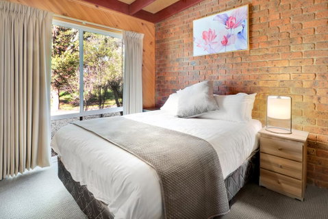 All Seasons Mansfield - Accommodation Directory 2
