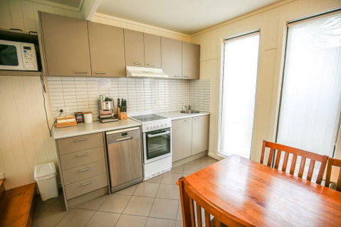 Allambie Cottages - Villa 2 - Accommodation Directory 2