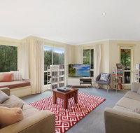 Alpine Vista - Short walk to town centre - Accommodation Directory