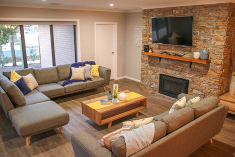 Amaroo - Accommodation Directory 1