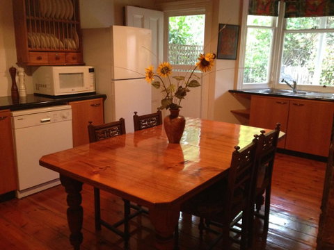 Annadale House - Accommodation Directory 3
