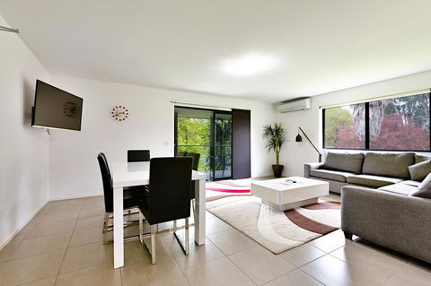 Apex Park Holiday Apartments - Accommodation Directory 0