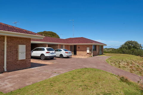 API Preston Beach Front Apartments - Accommodation Directory 0