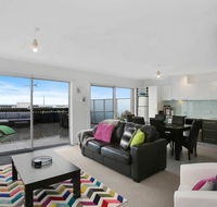 APOLLO 13 PENTHOUSE - free wifi  huge terrace - Accommodation Directory