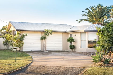 Apurla Hervey Bay - Located At The Point - Accommodation Directory 2