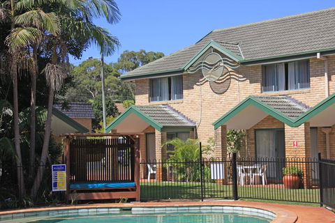 Aqua Villa Holiday Apartments - Accommodation Directory 0