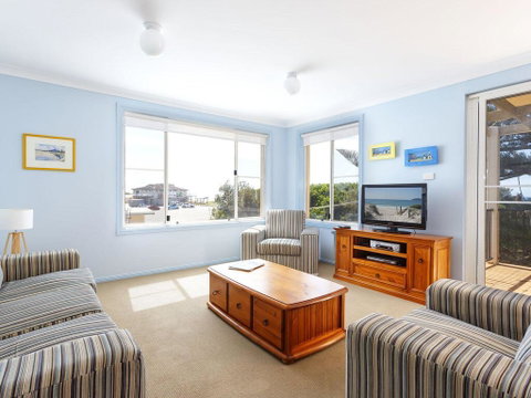 Aquarius Apartment 7 - Accommodation Directory 2