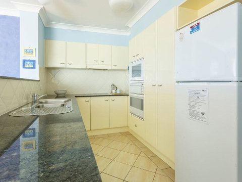Aquarius Apartment 7 - Accommodation Directory 3