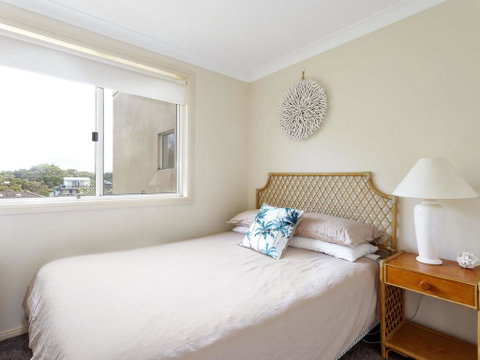 Aquarius Apartment 9 - Accommodation Directory 3