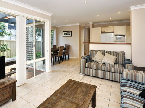 Aquarius Townhouse - Accommodation Directory 1