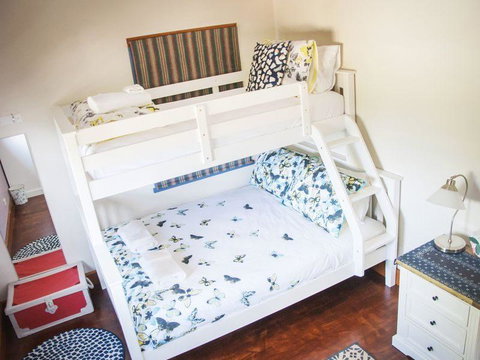 Artee House - A Bright Escape - Accommodation Directory 3