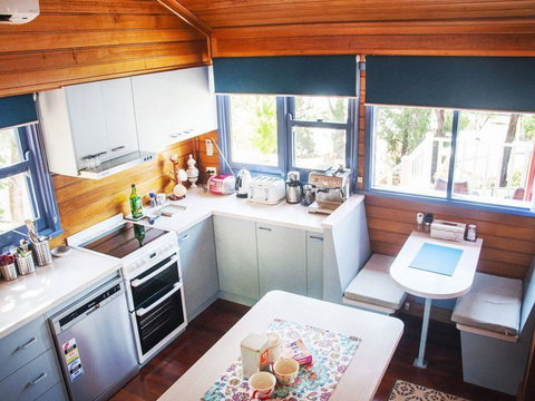 Artee House - A Bright Escape - Accommodation Directory 1