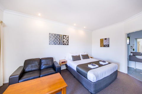 Ascot Lodge Motor Inn - Accommodation Directory 1