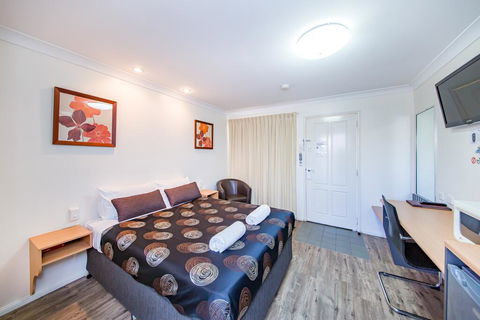 Ascot Lodge Motor Inn - Accommodation Directory 3