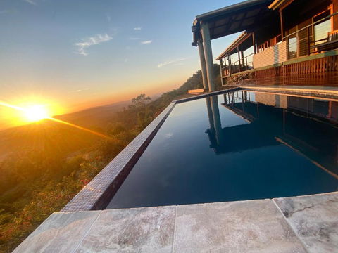 Luxurious Hinterland Guest House With HEATED POOL Sleeps 10 Brisbane Scenic Rim Gold Coast - Accommodation Directory 3