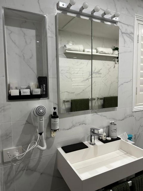 Luxury Boutique Self-Contained Private Granny Flat - Accommodation Directory 3